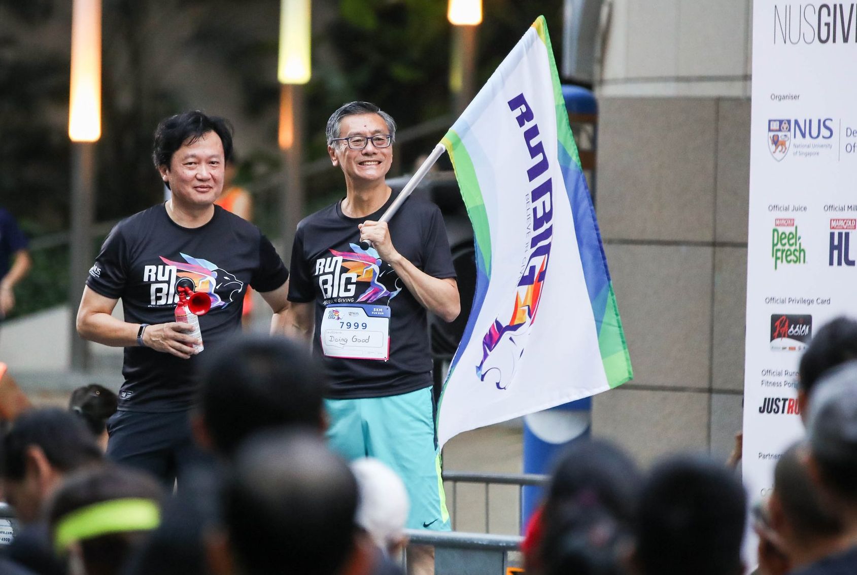 Kevin Ong, Director (Major Gifts), NUS DVO with NUS President Tan Eng Chye at Flag-Off of NUS RunBIG 2019

