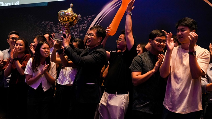 Hall Master Assoc Prof Tan, accompanied by JCRC Presidents and Sports Leads from 1988 – 2023, reciting the Hall Anthem as they lifted the 2023 IHG Champions Trophy.
