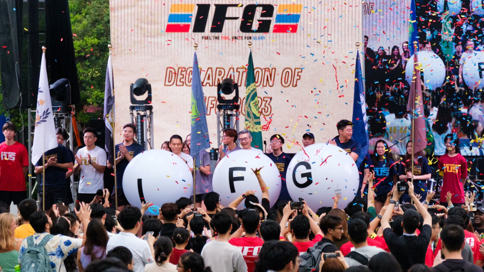 The Inter-Faculty Games (IFG) 2023 was launched by (left to right, with balloons) Dean of Students Assoc Prof Ho Han Kiat, NUS President Prof Tan Eng Chye, and President of NUS Students’ Sports Club Adam Dai.
