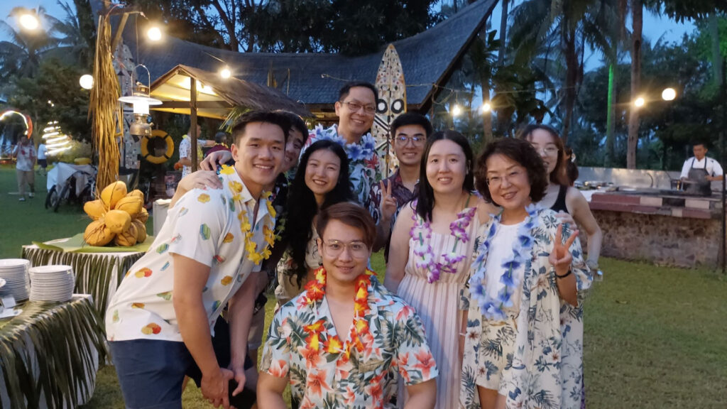 Along with his Residence staff, Dr Lee (back row, third from left) joined student leaders of PGPR on a three-day two-night retreat to Batam in May 2023, where they got to know one another and brainstormed on more ways to make PGPR a warm and welcoming community.