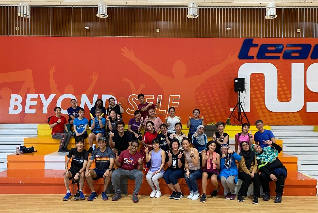 Mr S Muhammad Abdul Malik from the Dean’s Office at the Faculty of Dentistry (front row, third from left) and other NUS colleagues participated in Absolute Move Workout, a high-energy fitness class.
