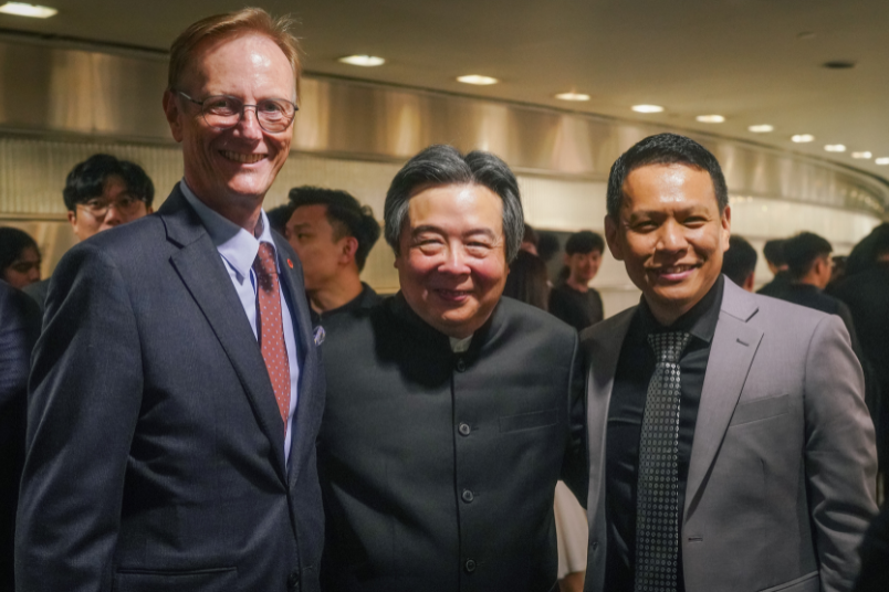 The orchestra performed under the baton of A/P Chan Tze Law from NUS (middle). A/P Chan is Vice Dean at both Yong Siew Toh Conservatory of Music, and the Office of Student Affairs. He is photographed here with Prof Peter Tornquist (Dean, YST) and A/P Ho Han Kiat (Dean of Students).