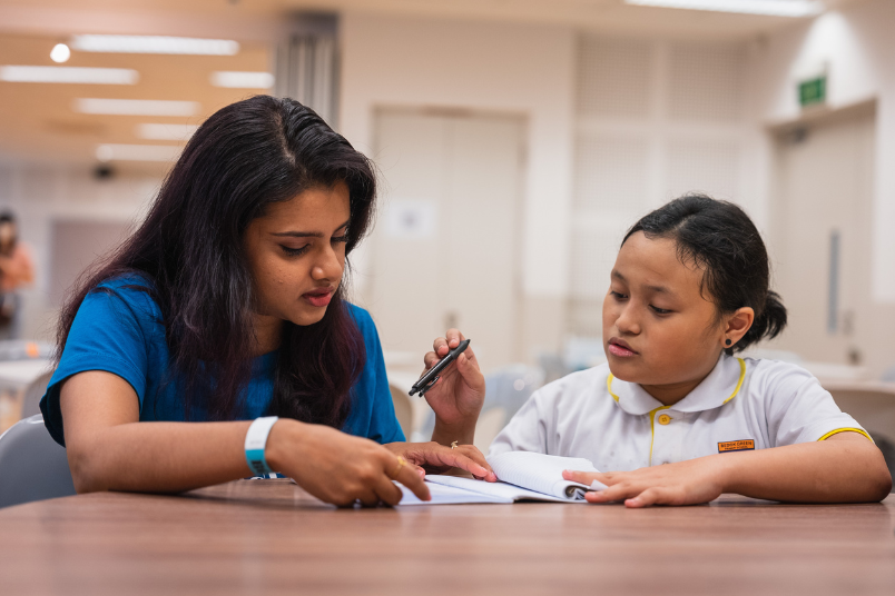 Krishnapriya Sathiapal (Class of 2025, Faculty of Arts and Social Sciences) was part of the pioneer batch of mentors from GEN2050 Teach SG. She said that her greatest reward was “seeing how the mentors have managed to make a small impact in the kids’ lives.”
