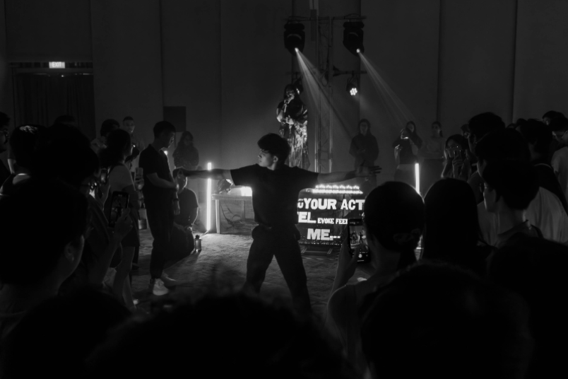 n:ow arts’ projects often present a multitude of arts genres, often involving collaborators of different strengths and interests from across NUS. Here is a scene from Four Blank walls: Experiments in Sounds (Edition 4).  