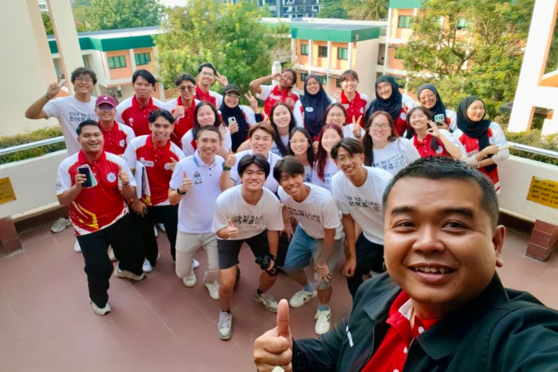 Wefie taken at TH  Block A level 4 foyer by DSP/KS Mohd Hairolnezam Kahmis KK9 College Master.